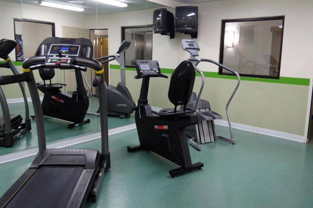 Extended Stay America Select Suites - Raleigh - Rtp - 4610 Miami Blvd Дърам Екстериор снимка