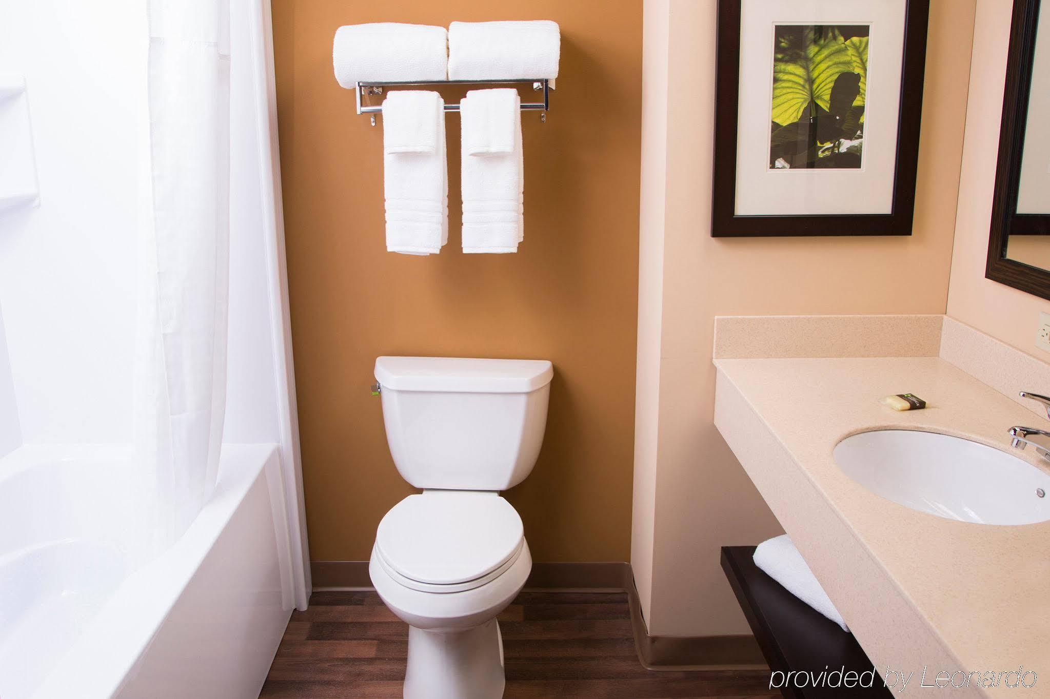 Extended Stay America Select Suites - Raleigh - Rtp - 4610 Miami Blvd Дърам Екстериор снимка