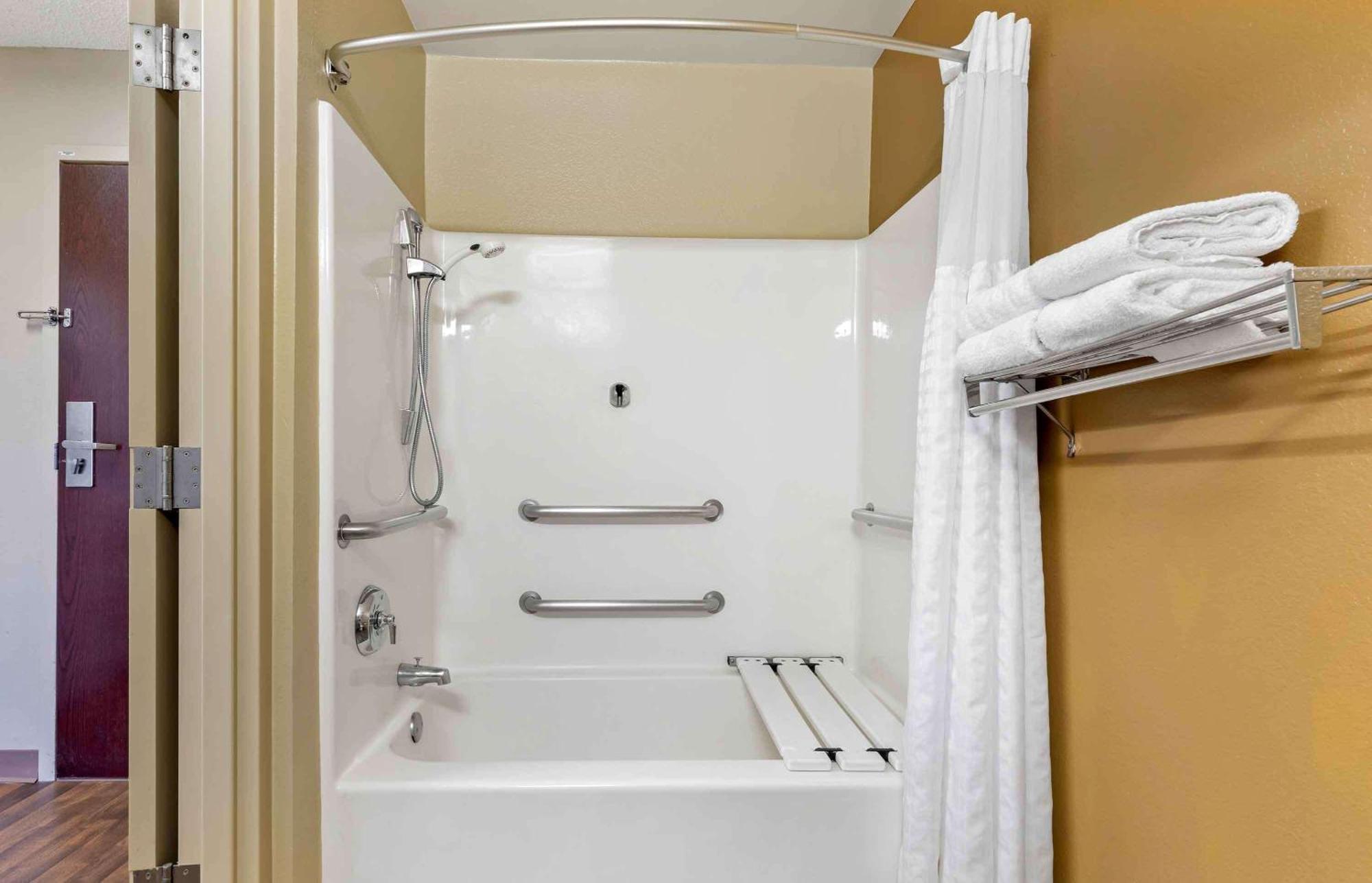Extended Stay America Select Suites - Raleigh - Rtp - 4610 Miami Blvd Дърам Екстериор снимка