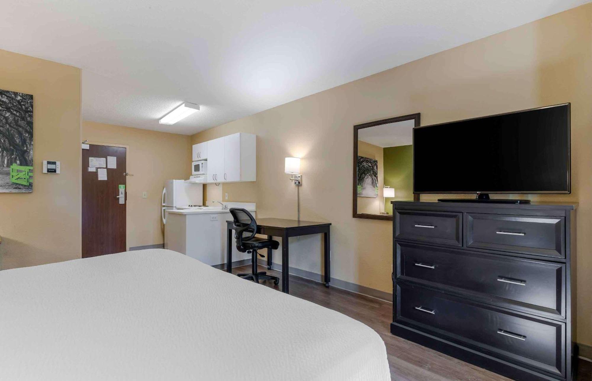 Extended Stay America Select Suites - Raleigh - Rtp - 4610 Miami Blvd Дърам Екстериор снимка